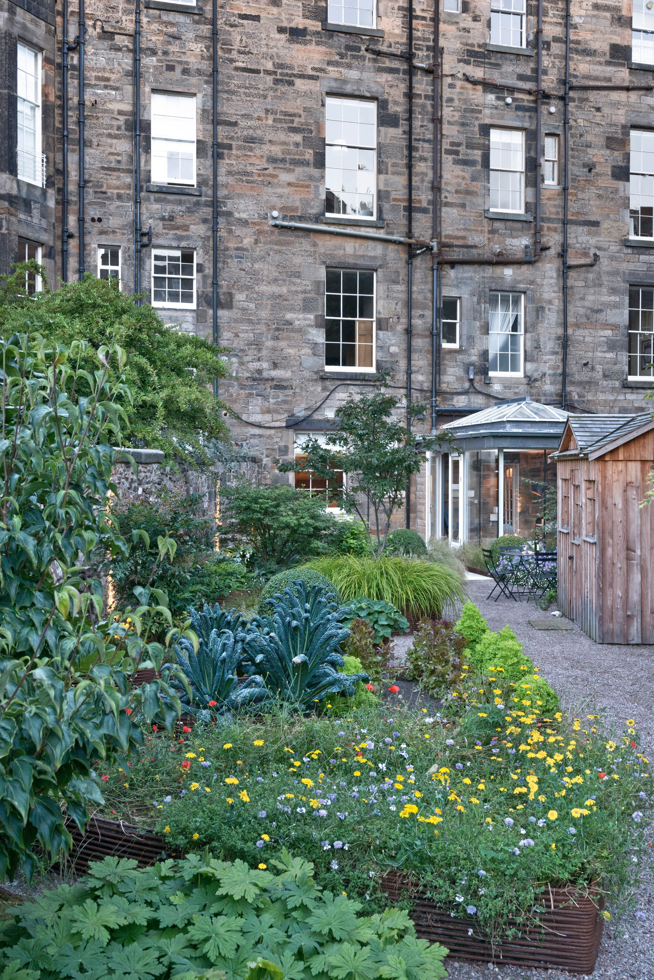 Carolyn Grohmann's small Edinburgh garden