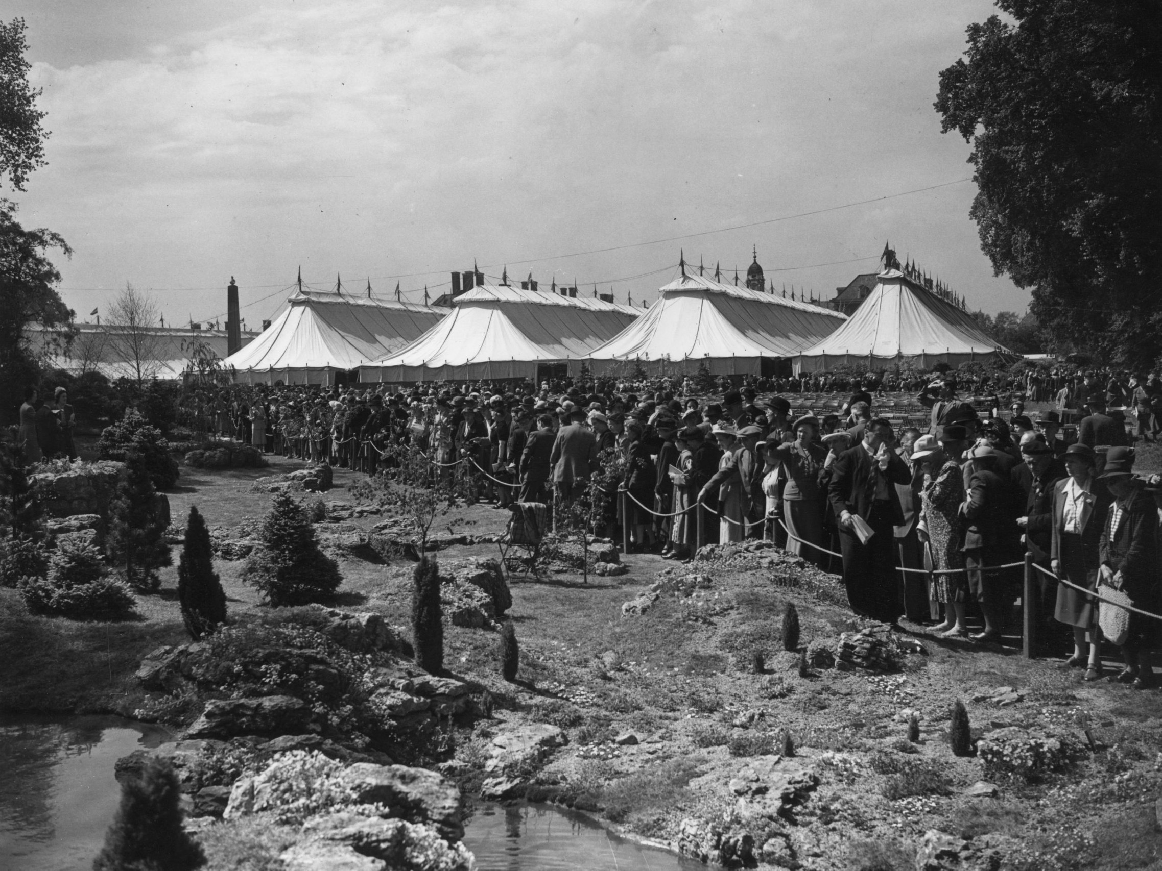 May 1950: Crowds looking at the rock gardens during a private view at the Chelsea Flower Show in London.