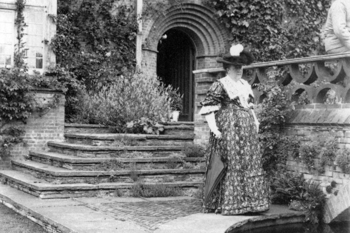 Gertrude Jekyll beside the terrace bridge at Deanery Garden, Sonning, Berkshire, after 1901. Sir Edwin Lutyens built the house for Edward Hudson