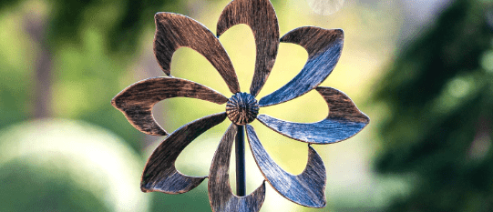 Dahlia wind spinner